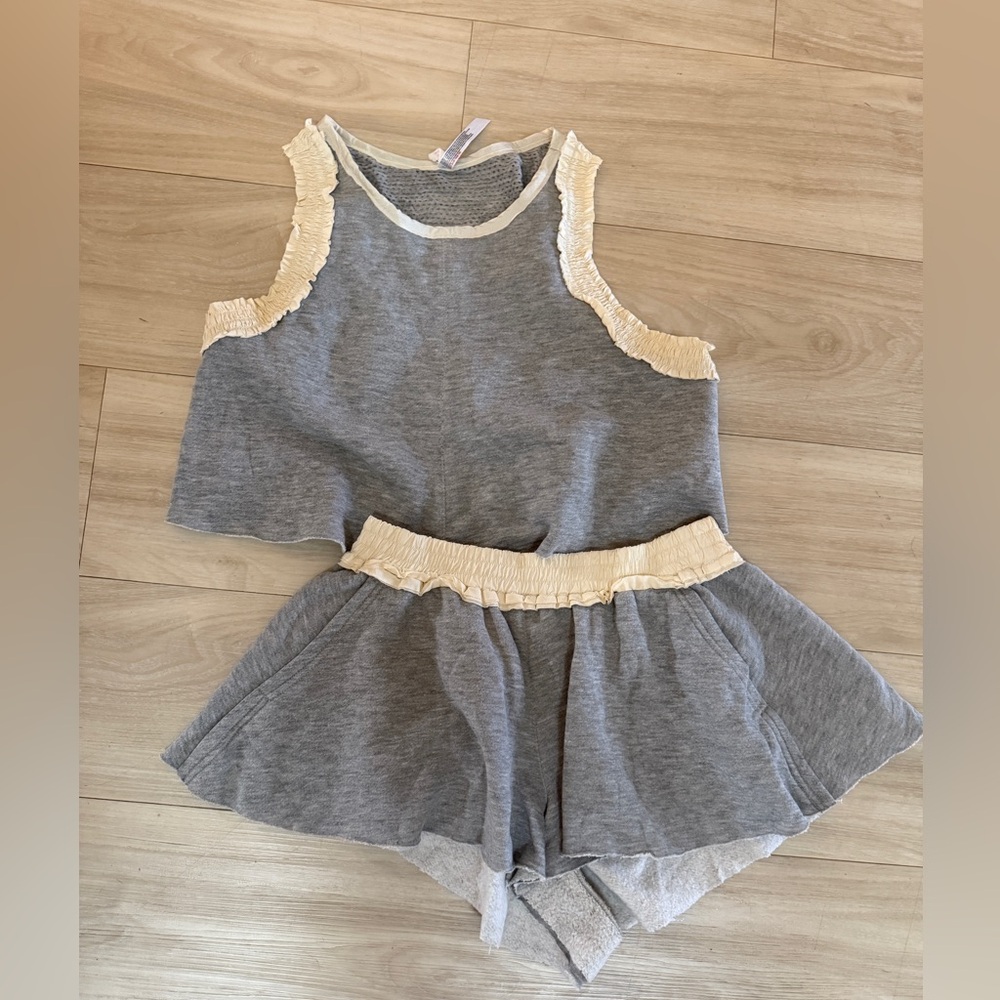 FP Free People Movement Ruff ‘Em Up Gray and Cream Tank Top and Shorts Set Small